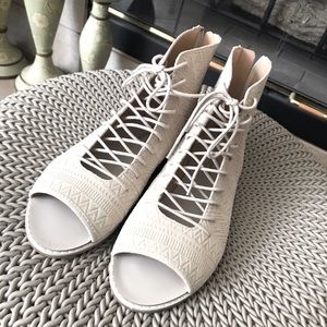 NWOB Kelsi Dagger Brooklyn Peeptoe Sandal Bootie 8